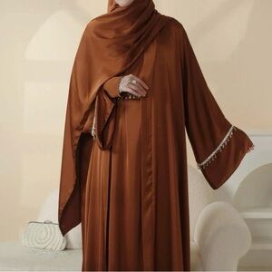 BRAND NEW Mariam’s collection luxury satin abaya set in rust brown
